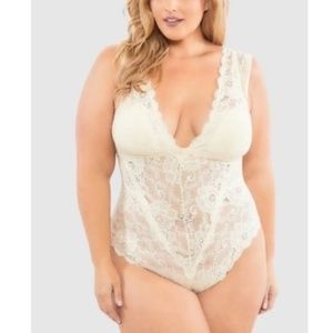 Oh la la Cheri Suzette Lace Teddy (Plus Size)